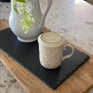 Lenox mug w/lid 24k gold decor